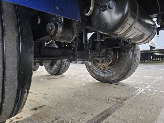 FLOOR FLO-17-30H 47t 2x steeraxle Floor FLO-17-30H 47T 2X STEERAXLE 1985 2 image 8