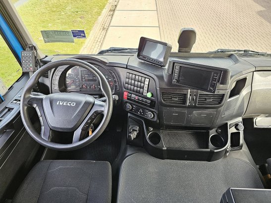 IVECO AT260S42 STRALIS 6x2 hyva hc183x 4x AT260S42 STRALIS 6X2 HYVA HC183X 4X 2017 2 image 23