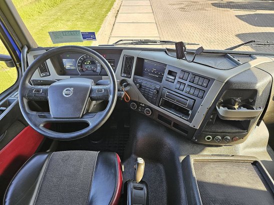 VOLVO FM 330 sleepercab nl-truck FM 330 SLEEPERCAB NL-TRUCK 2018 2 image 8
