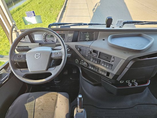 VOLVO FH 500 6x2 steered pto+hydr 590 2020 2 Tractor Units image 8