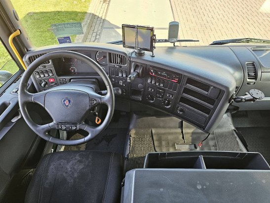 SCANIA P320 6x2*4 low entry P320 6X2*4 LOW ENTRY 2013 2 image 8