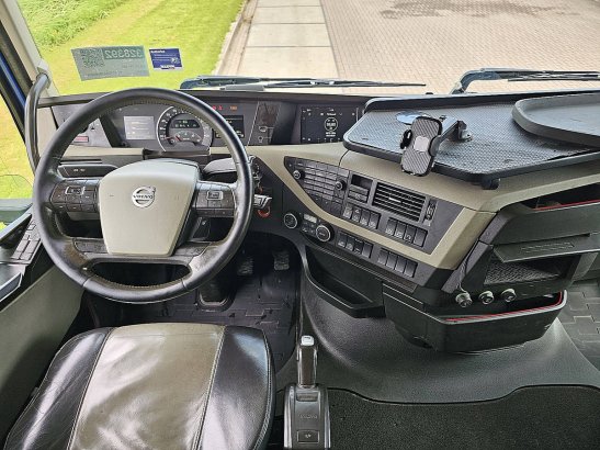 VOLVO FH 460 low roof 590 2018 2 Tractor Units image 33