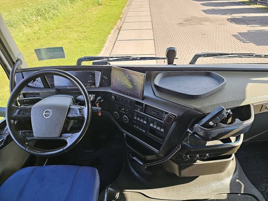 VOLVO FH 500 new model 10 tyres 590 2021 2 Tractor Units image 8