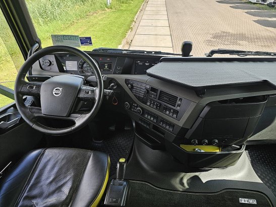 VOLVO FH 750 6x4 liftaxle retard. 590 2018 2 image 8