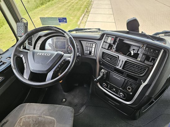 IVECO AS440S40 STRALIS lng AS440S40 STRALIS LNG 2018 2 Tractor Units image 8