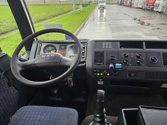 M.A.N. 8.140 L2000 nl truck taillift 8.140 L2000 NL TRUCK TAILLIFT 2003 2 image 7