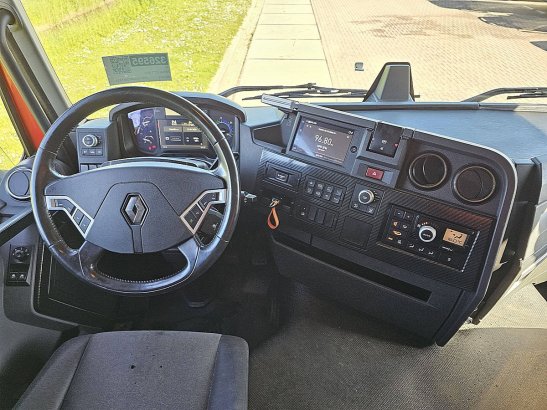 RENAULT T 520 T 520 2023 2 Tractor Units image 8