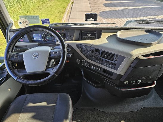 VOLVO FH 460 4x2 2x tank 590 2021 2 Tractor Units image 15