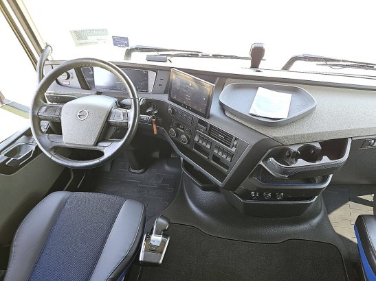 VOLVO FH 460 xl i-park cool isave 590 2022 2 Tractor Units image 8