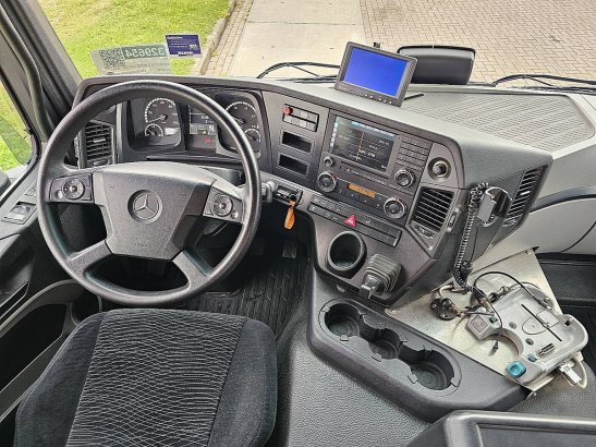 MERCEDES-BENZ ANTOS 1840 short cab xenon 264t Mercedes-Benz ANTOS 1840 SHORT CAB XENON 264T 2018 2 Tractor Units image 8