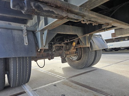VARMO 1 AXLE PLATFORM forklift connection Varmo 1 AXLE PLATFORM FORKLIFT CONNECTION 1990 2 image 17