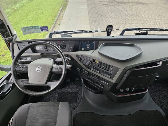 VOLVO FH 460 4x2 i-p-c spoilers 590 2021 2 Tractor Units image 23