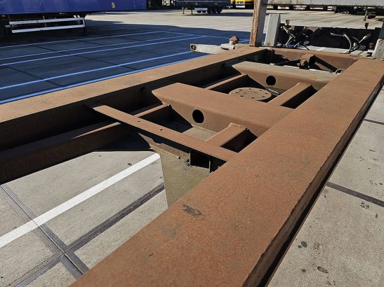 KOGEL SW24 MULTI 2X 20, 1X30, 1X40, HIGHCUBE, 20FT MITTIG Kögel SW24 MULTI 2X 20, 1X30, 1X40, HIGHCUBE, 20FT MITTIG 2008 2...