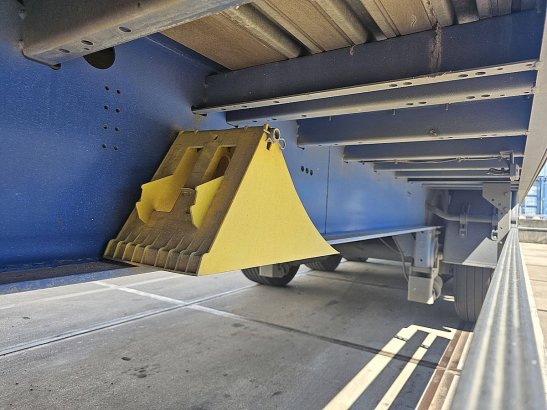 SYSTEM TRAILERS LPRS 24 MEGA doppel st. hard wood SYSTEM TRAILERS LPRS 24 MEGA DOPPEL ST. HARD WOOD 2021 2 Box semi-traile...