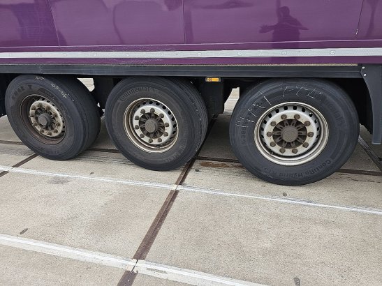 KRONE N/A carrier 1950 mt N/A CARRIER 1950 MT 2014 2 Refrigerated semi trailers image 9