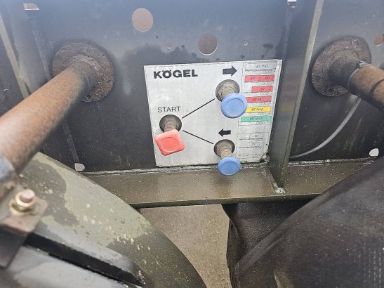 KOGEL SW24 MULTI 2X 20, 1X30, 1X40, HIGHCUBE, 20FT MITTIG Kögel SW24 MULTI 2X 20, 1X30, 1X40, HIGHCUBE, 20FT MITTIG 2008 2...