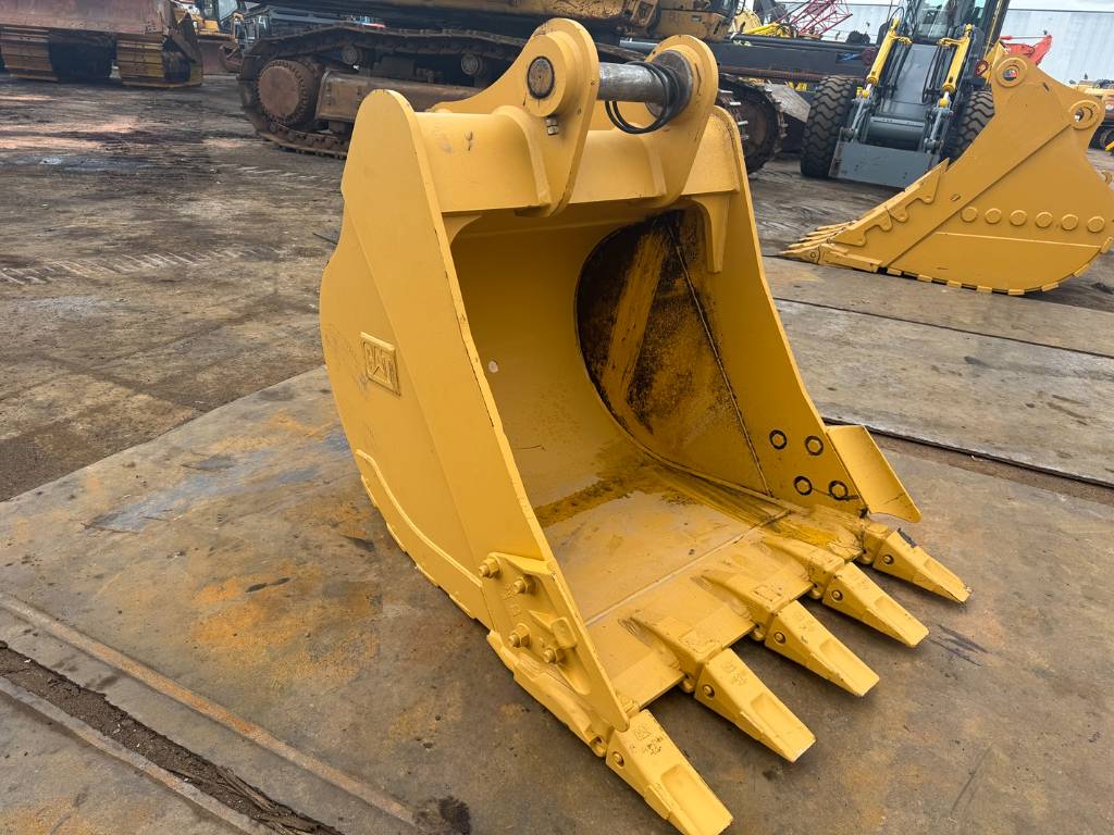 CAT 320 bucket OM image