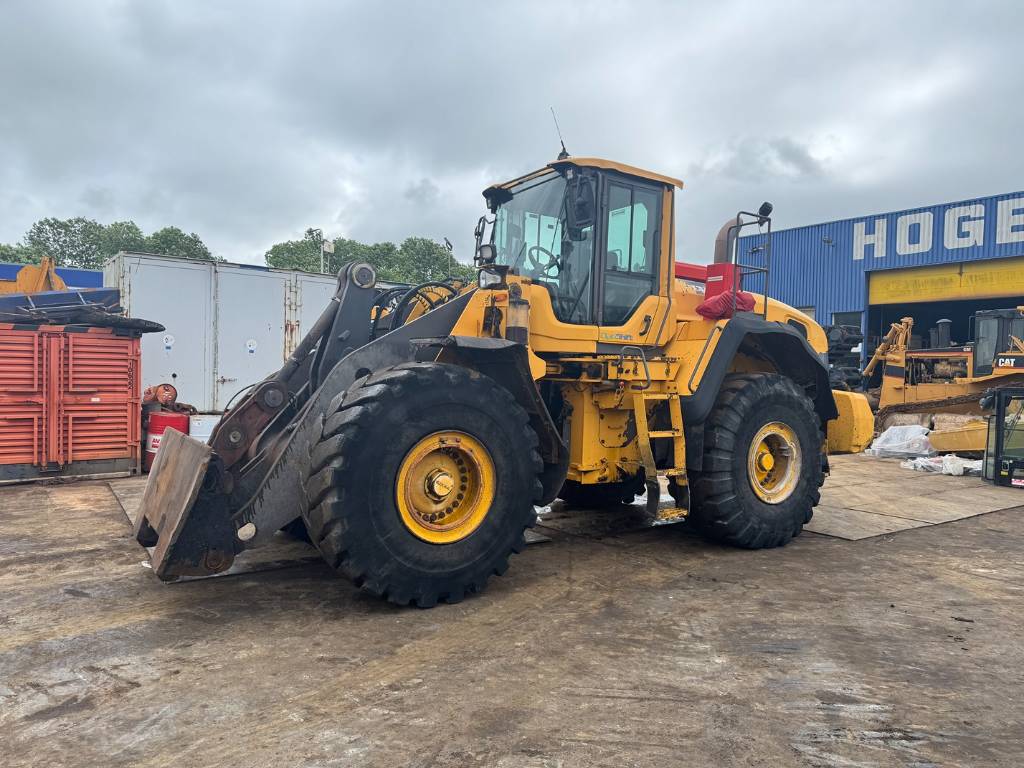 Volvo L 180 G image