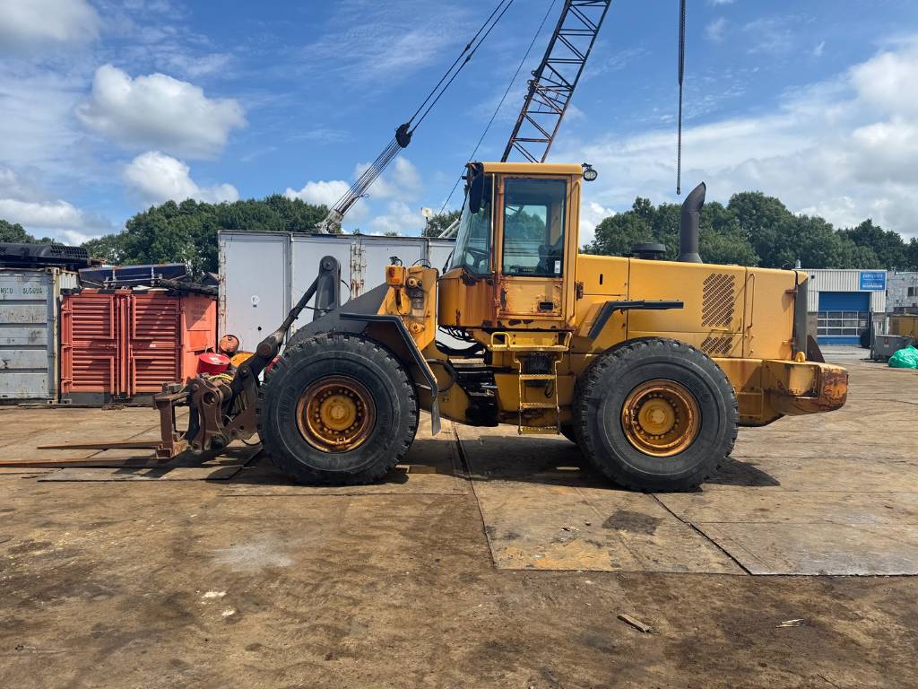 Volvo L 120 D image