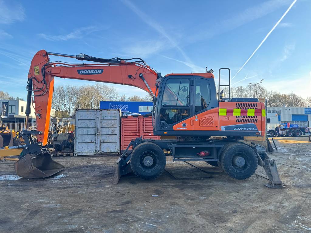 Heavy machinery product image - Image 1 of 15