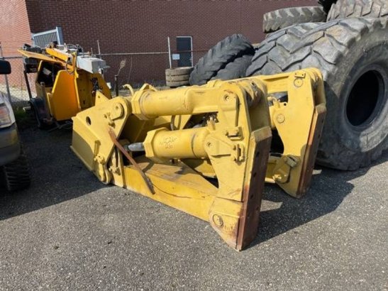 CAT D 8 R Ripper D 8 R Ripper 2