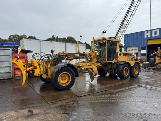 CAT 140 H 483 2000 2 Motor graders image 30