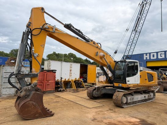 Liebherr R 946 LC R 946 LC 2017 2 Crawler Excavators