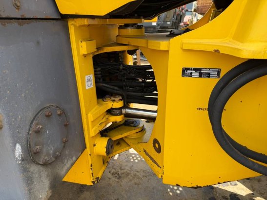 Komatsu WA 270-3 848 2003 2 Wheel Loaders image 10
