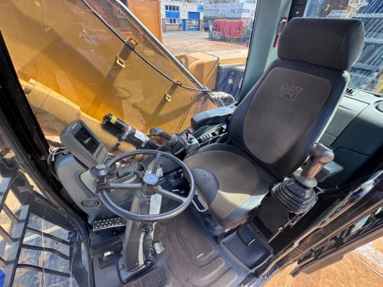 CAT M 322 D MH M 322 D MH 2011 2 Other cranes image 11