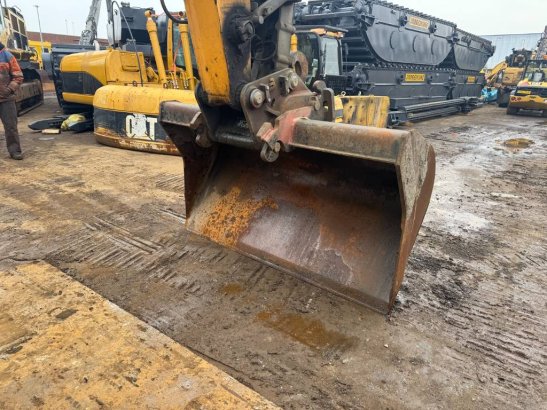 Liebherr R926 compact FULL OPTION R926 compact FULL OPTION 2015 2 Crawler Excavators image 25
