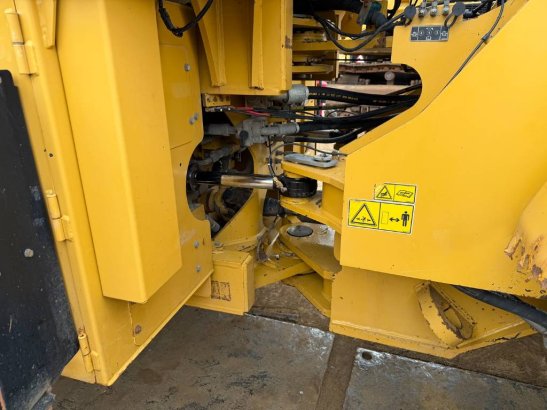 CAT 966 K 261 2011 2 Wheel Loaders image 11