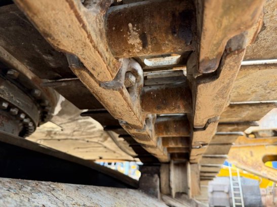 Liebherr R 946 LC R 946 LC 2017 2 Crawler Excavators image 11