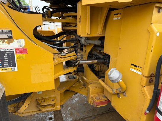 CAT 966 K 261 2011 2 Wheel Loaders image 12