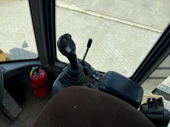 Volvo L 30 GS L 30 GS 2015 2 Wheel Loaders image 13