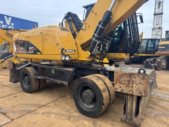 CAT M 322 D MH M 322 D MH 2012 2 Other cranes image 27