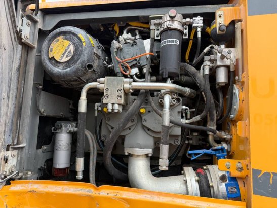 Liebherr R 946 LC R 946 LC 2017 2 Crawler Excavators image 13