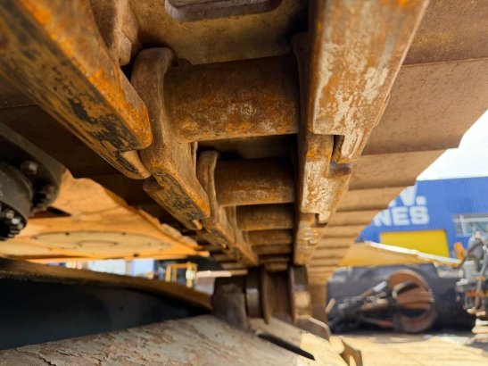 Liebherr R 936 N LC R 936 N LC 2013 2 Crawler Excavators image 13