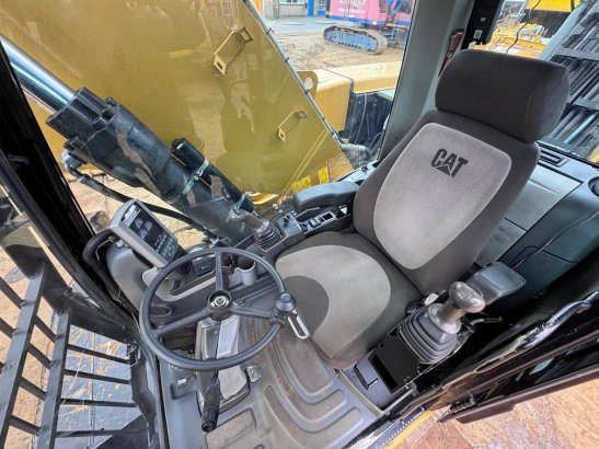 CAT M 322 D MH M 322 D MH 2012 2 Other cranes image 29