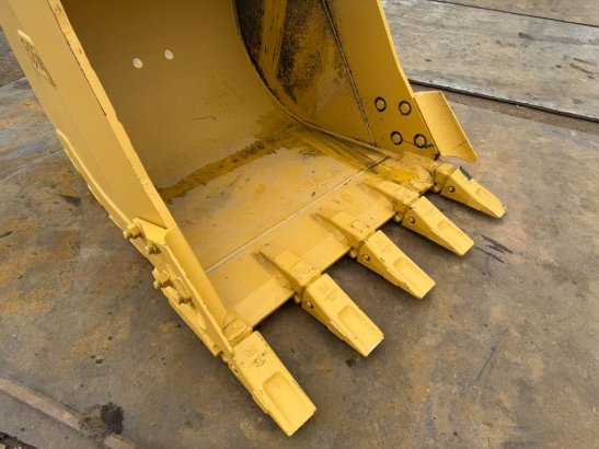CAT 320 bucket OM 33 2025 1 image 10