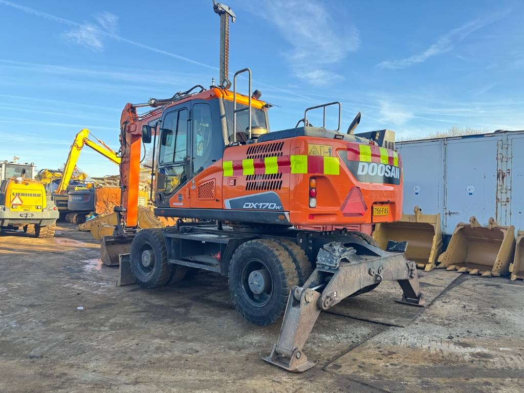 Heavy machinery product image - Image 3 of 15