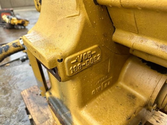 CAT 950 G II hydrolic pump / gearbox 254 2 image 3