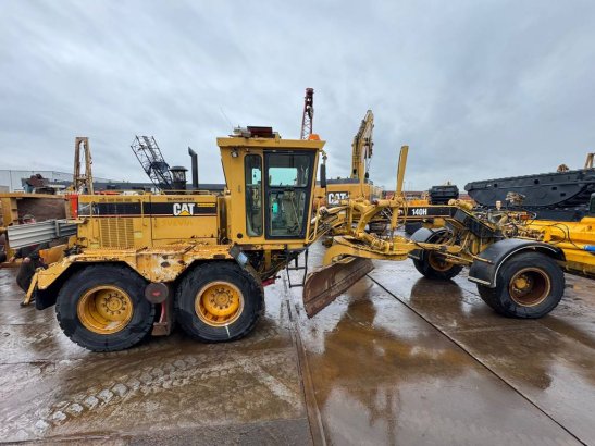 CAT 140 H 483 2000 2 Motor graders image 2