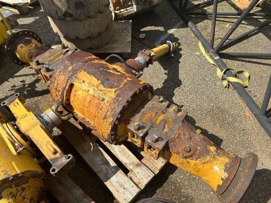 CAT 950 G front axel 254 2 image 6