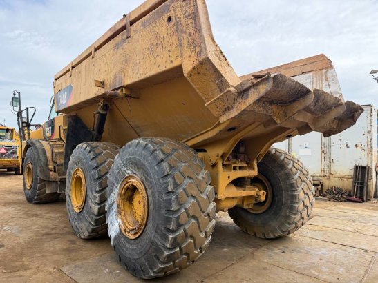CAT 740 B 740 B 2013 2 Articulated Dump Trucks image 3