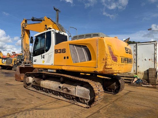 Liebherr R 936 N LC R 936 N LC 2013 2 Crawler Excavators image 3