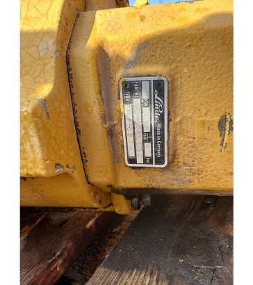 CAT 214 B FT hydro motor linde MMF-65 214 B FT hydro motor linde MMF-65 2 Wheeled Excavators image 4