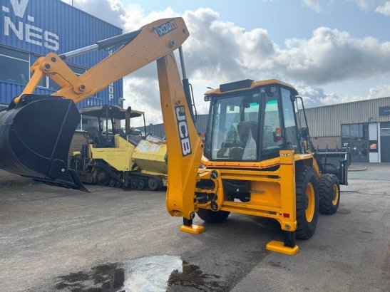 JCB 3 CX ECO 6 in 1 bucket ( UNUSED ) 2151 2025 2 image 4
