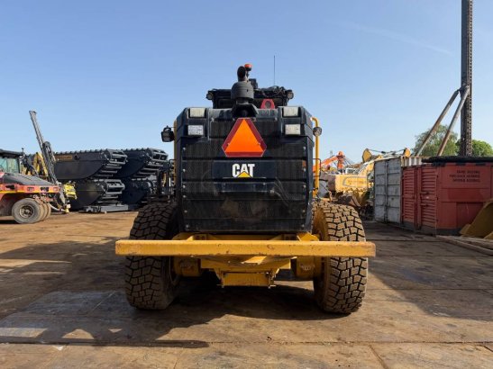 CAT 12 M 3 12 M 3 2015 2 Motor graders image 4