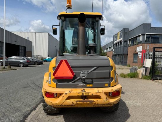Volvo L 30 GS L 30 GS 2015 2 Wheel Loaders image 4
