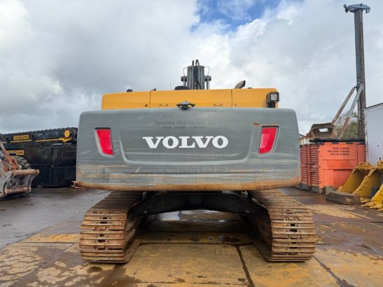 Volvo EC 300 D L EC 300 D L 2014 2 Crawler Excavators image 4
